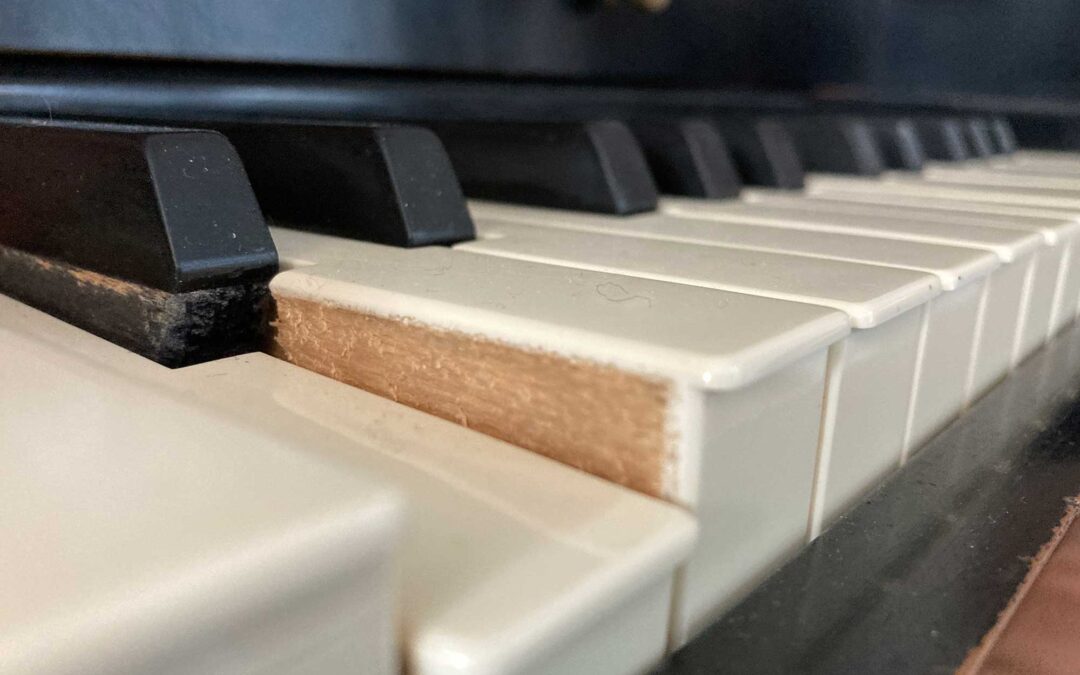 sticking piano key